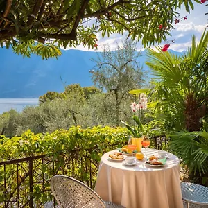https://hotel-silvana-garni.it-lombardy.com